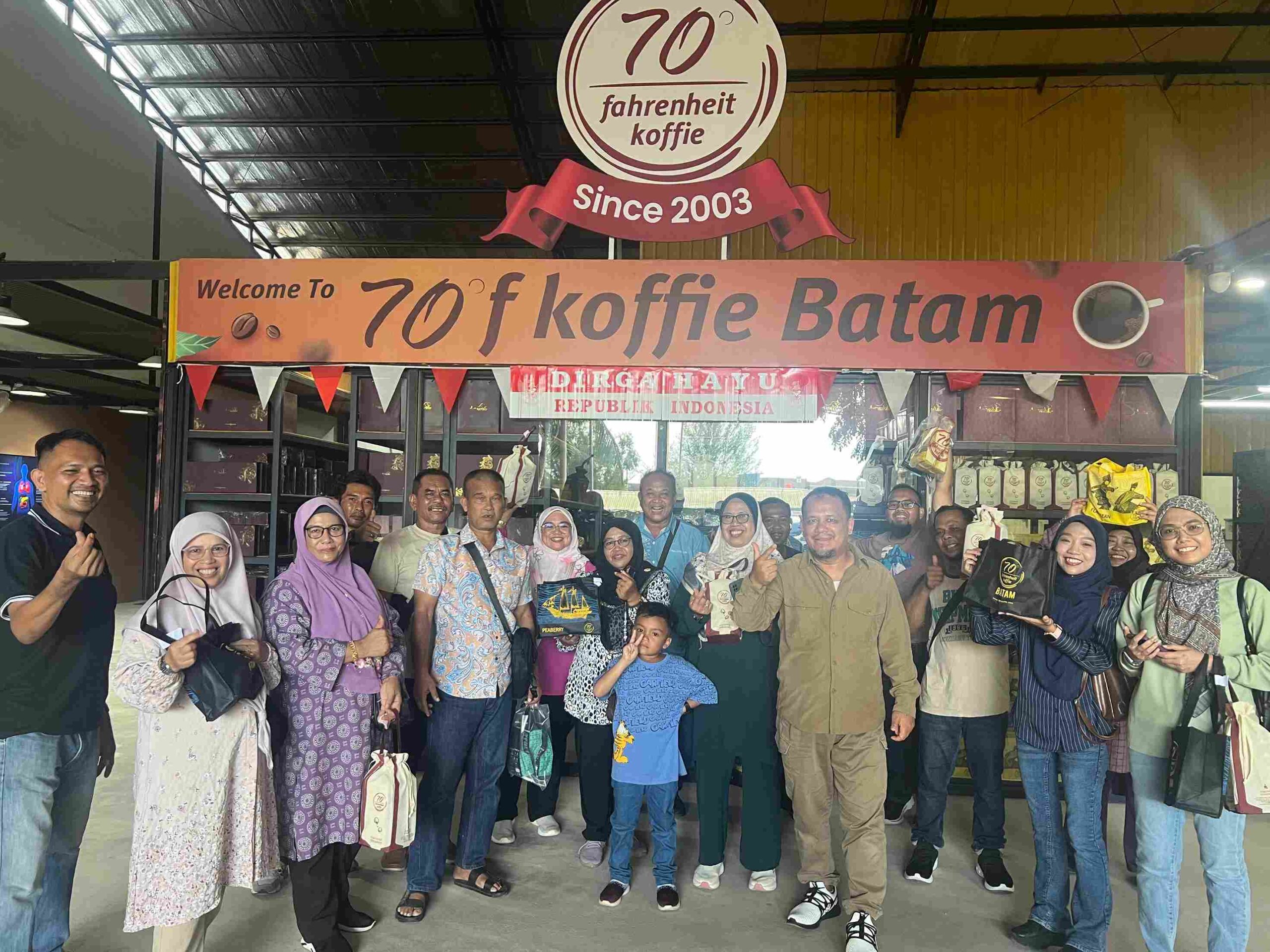 Galeri Karima Transport Batam (5) Galeri Karima Transport Batam (5)
